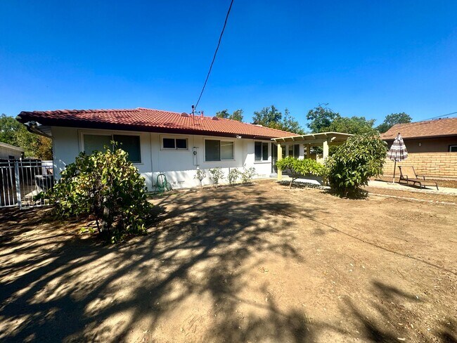 Building Photo - Charming Village Home – Steps from Claremo...