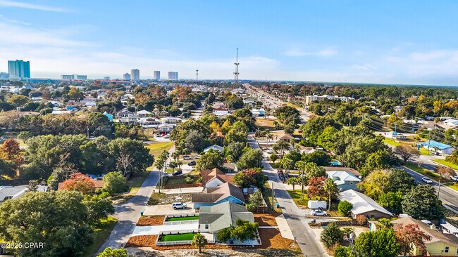 Building Photo - 121 Lakeside Cir