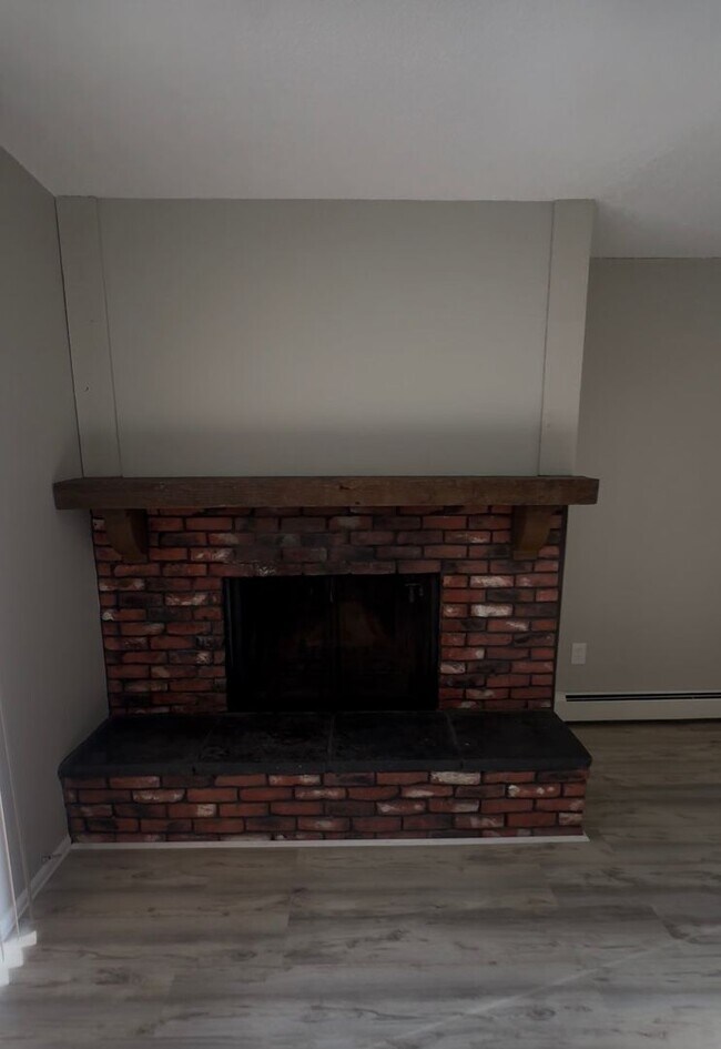 Building Photo - 6415 Yvonne Way