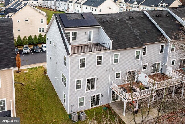 Building Photo - 3679 Duckhorn Way