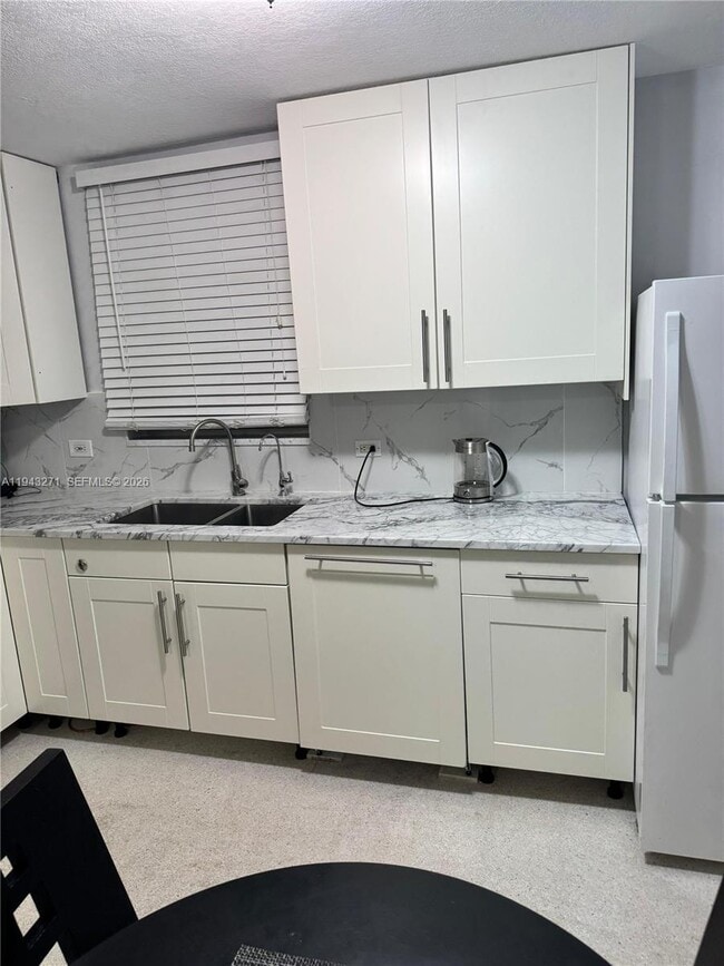 Building Photo - 1610 Hayes St