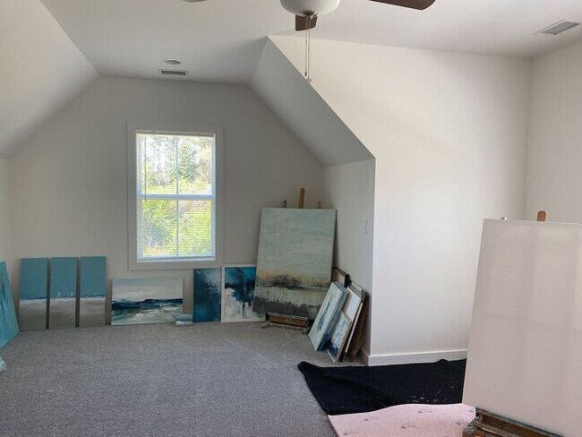 Building Photo - COMING SOON! 4 Bedroom Home. Poplar Masonboro Loop Location, Top schools! Garage