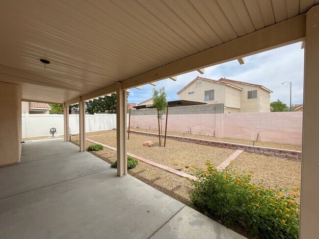 Building Photo - 5002 Drifting Pebble St