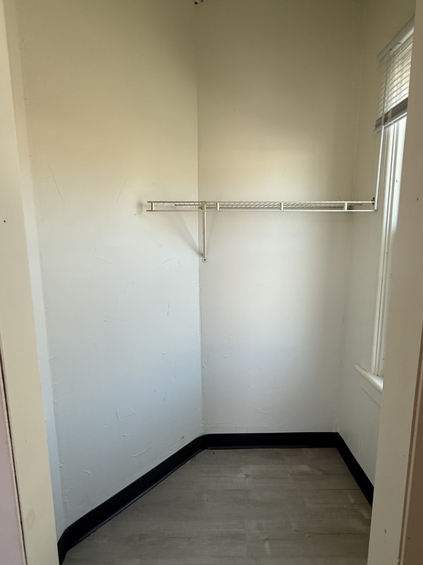 Building Photo - 1003 Ontario Ave