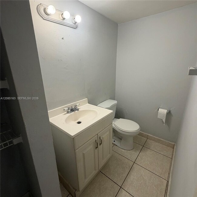 Building Photo - 2175 NE 170th St