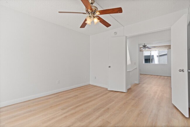Building Photo - 501 Herondo St