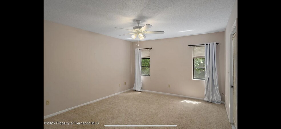 Building Photo - 51 Golfview Dr