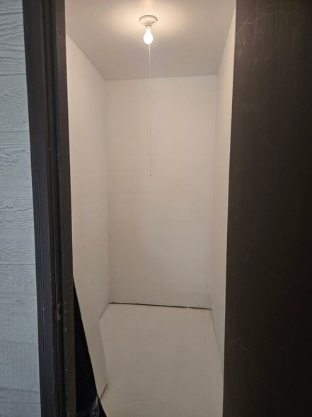 Building Photo - 7720 W 87th Dr