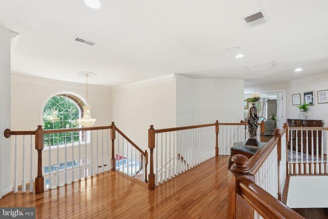 Building Photo - 1072 Safa St