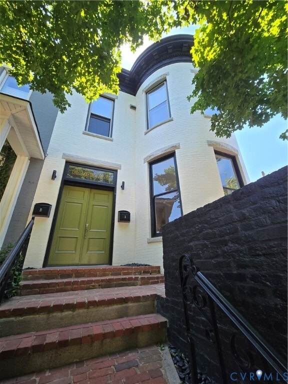 Building Photo - 1 N Harvie St