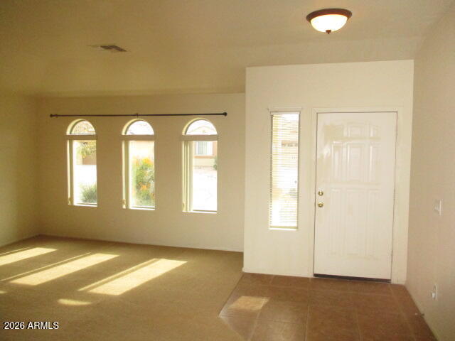 Building Photo - 694 E Saddle Way