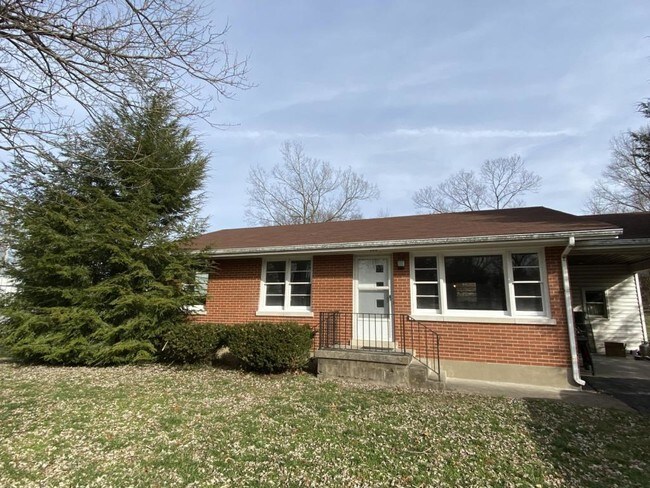 Building Photo - 208 W. Linden