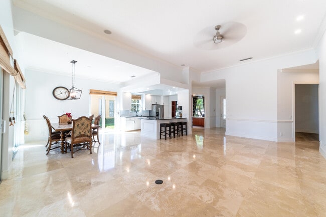 Building Photo - 4908 Grassleaf Dr