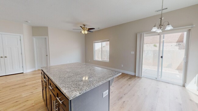 Building Photo - 1563 S Topaz Dr