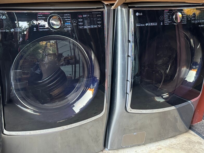 Washer & Dryer - 1734 Topanga Skyline Dr