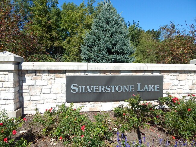Building Photo - 2413 Silverstone Dr