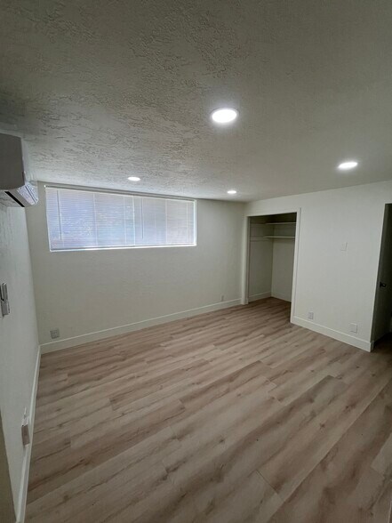 Building Photo - 727 E 600 S