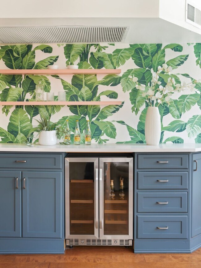 Building Photo - 800 N Washington St