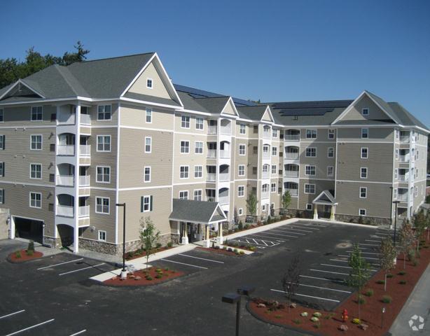 Building Photo - Village Green