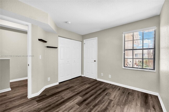 Building Photo - 4137 Briar Ln
