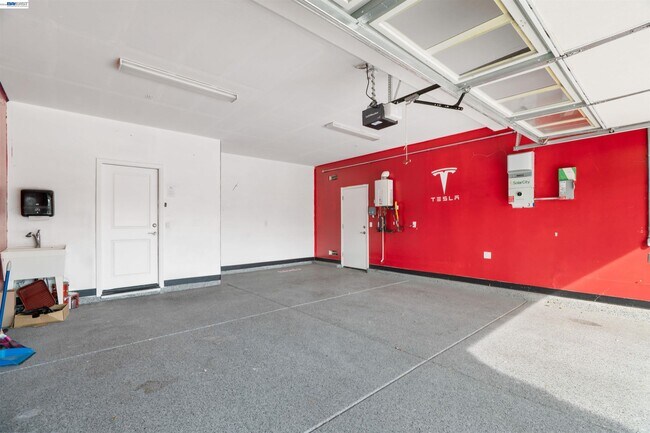 Building Photo - 967 Dainty Ave