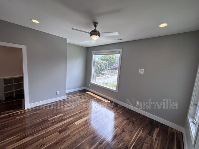 Building Photo - 929 13th Ave S