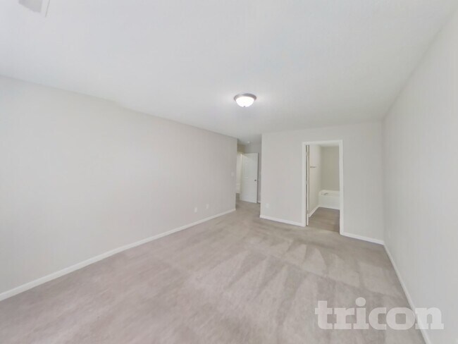 Building Photo - 5477 Wood Hollow Dr