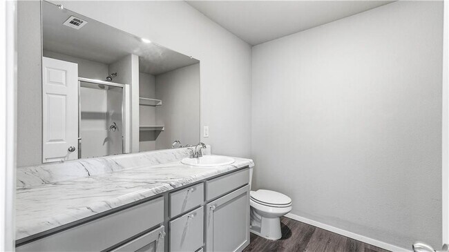 Building Photo - 1405 S Corsac St