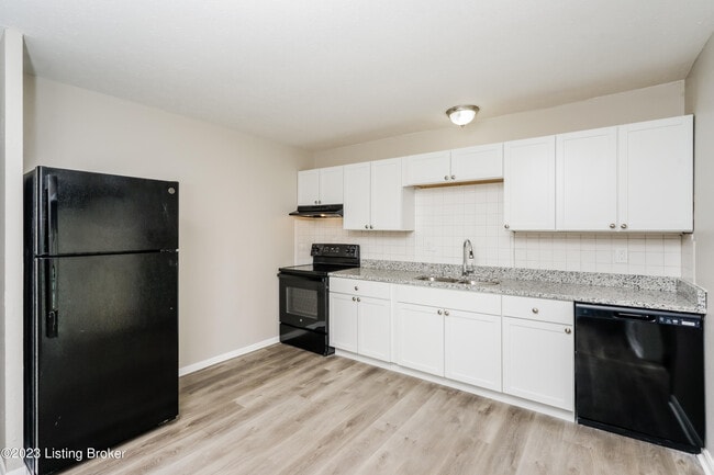 Building Photo - 6506 Maravian Dr