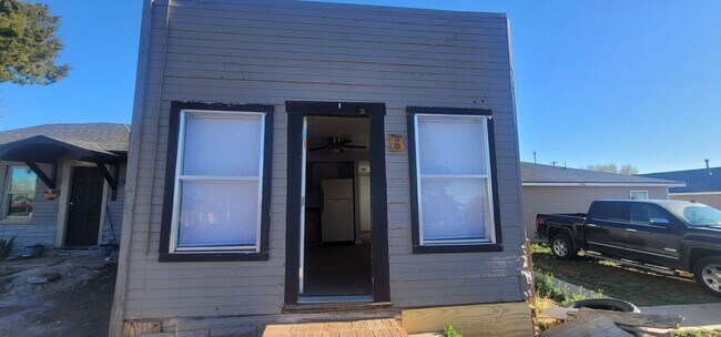 Primary Photo - 2408 SW 1st Ave