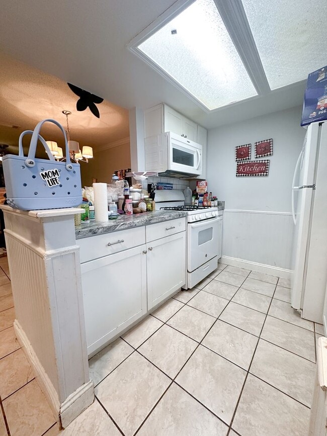 Building Photo - 422 SE 8th St