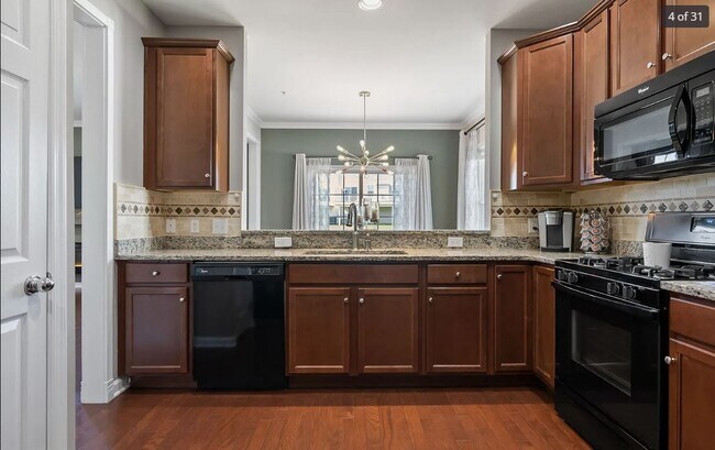 Building Photo - 246 Sills Ln