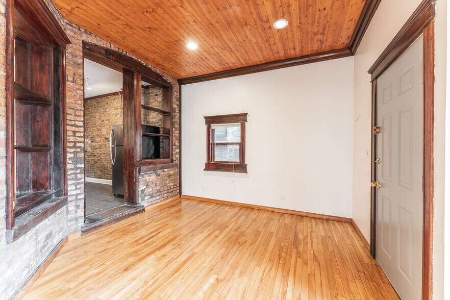 Building Photo - 2152 N Cleveland Ave