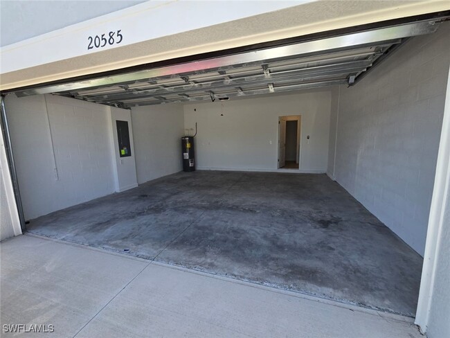 Building Photo - 20585 Copperhead Dr