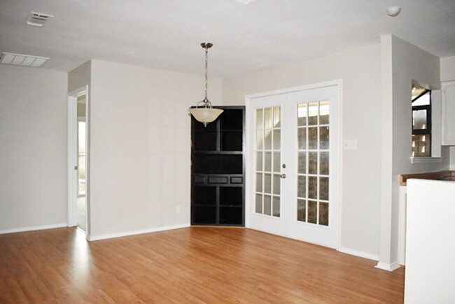 Building Photo - Adorable home in Euless!