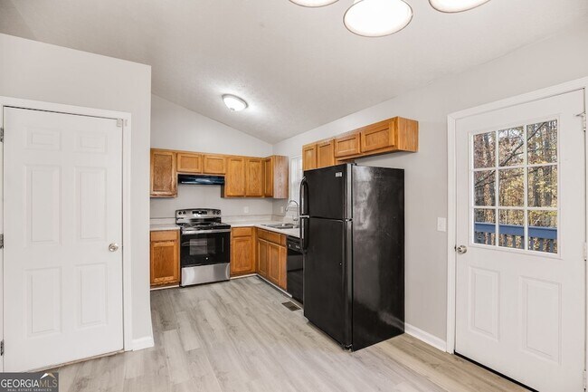 Building Photo - 18 Twin Oaks Ln