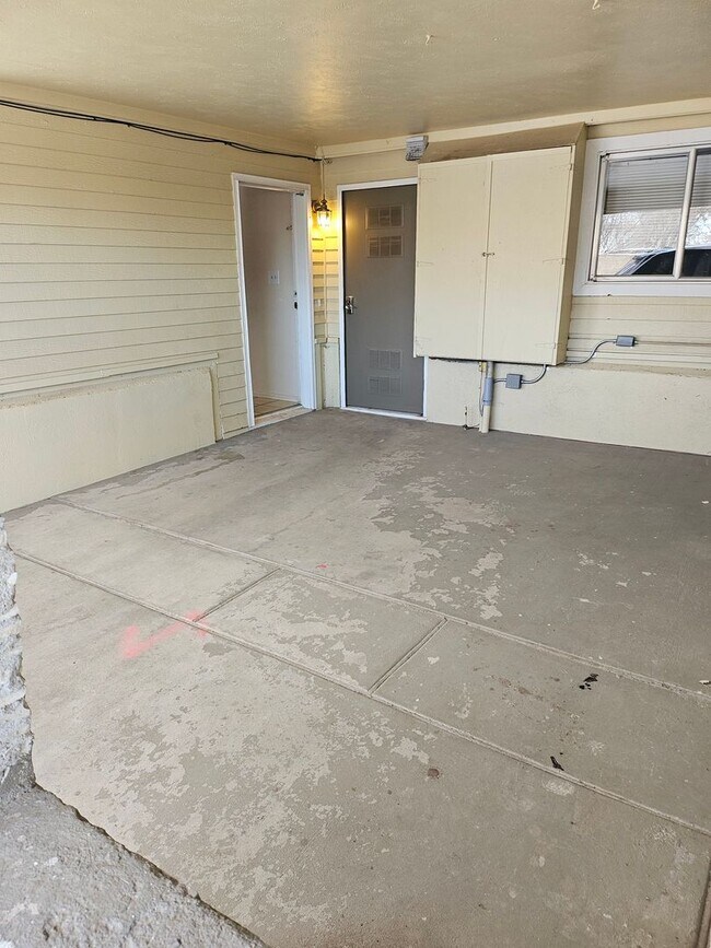 Building Photo - 745 McCarthy Dr