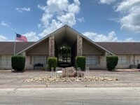 Building Photo - 1500 Palm Valley Dr W