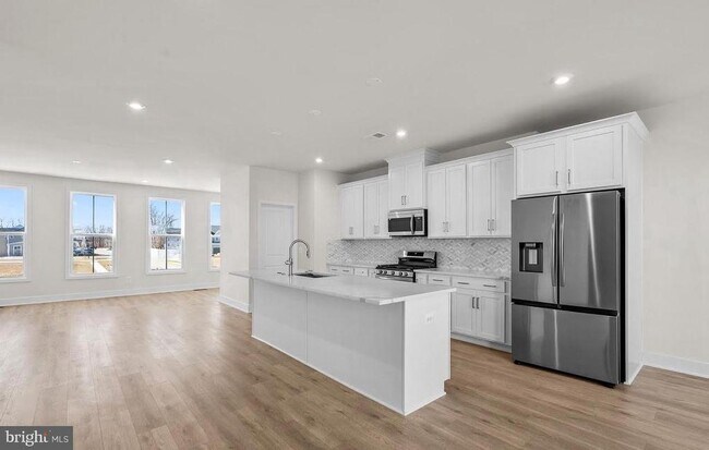 Building Photo - 127 Heyford Dr