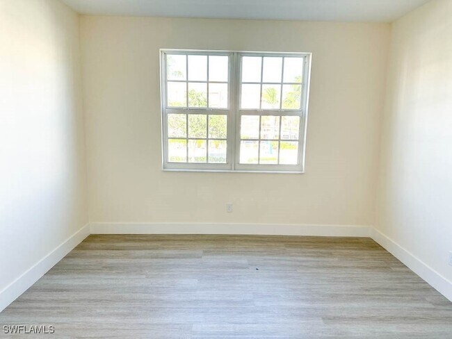 Building Photo - 15901 Pointe Cir