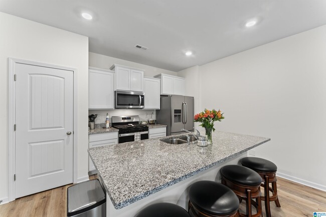 Building Photo - 991 Archers Trail N