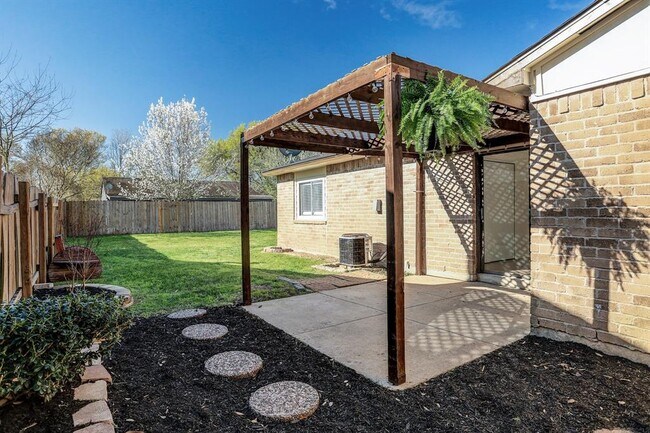 Building Photo - 24115 Anchor Ranch Dr
