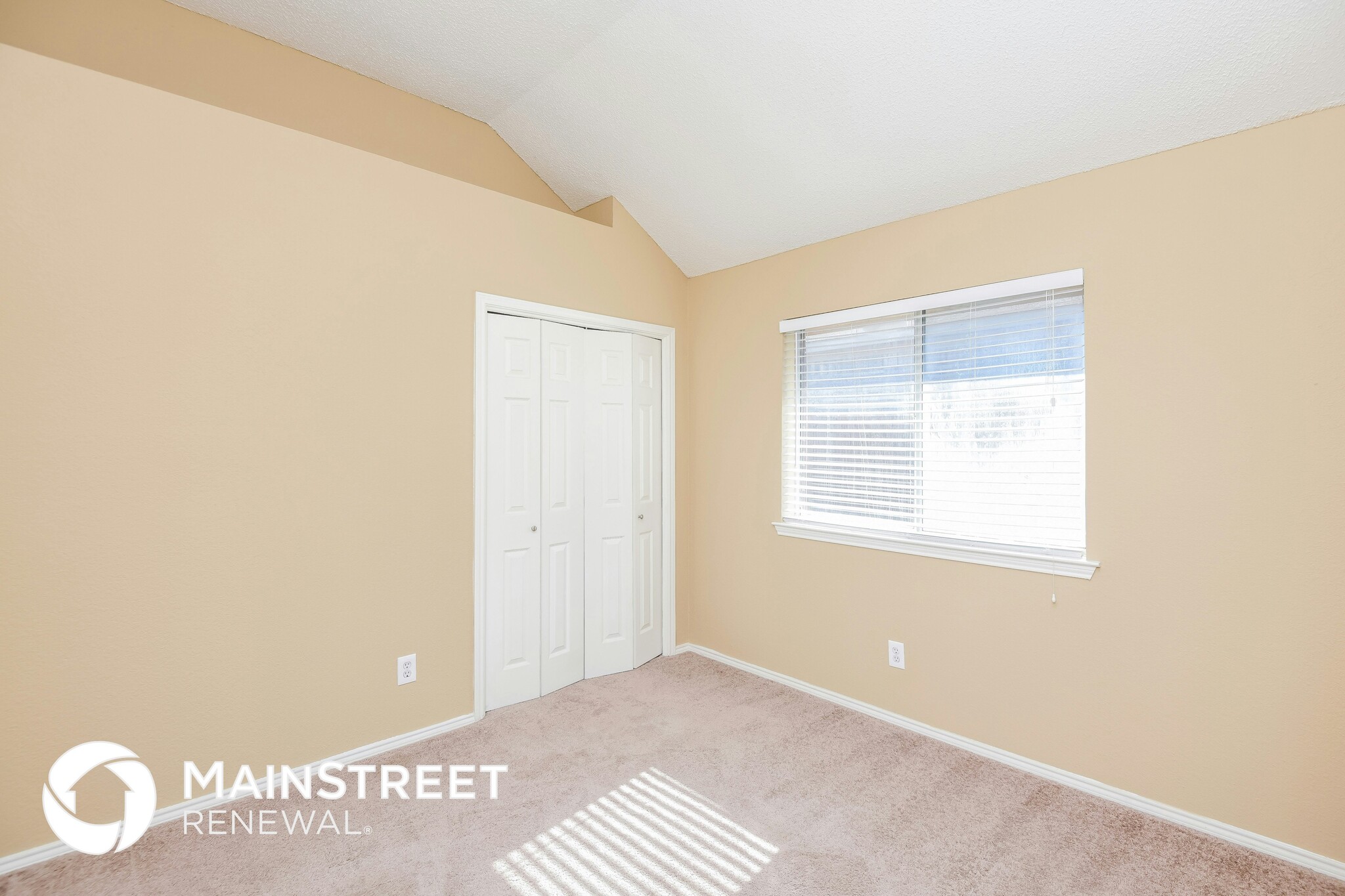 Building Photo - 10217 Maverick Dr