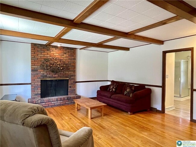 Building Photo - 1331 Armstrong Rd