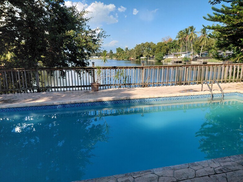 Primary Photo - 5551 SW 57th St