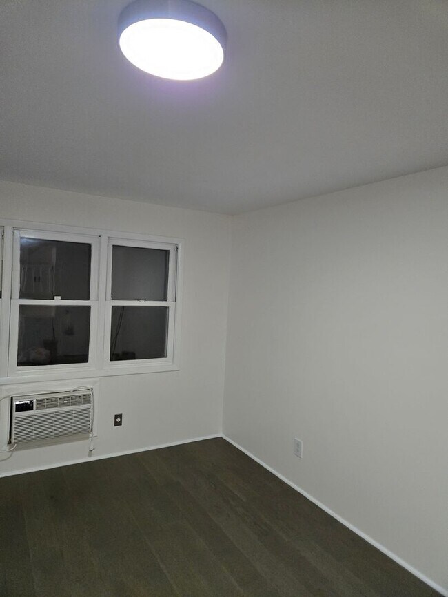 Building Photo - Charming 2BR Condo in Bethel