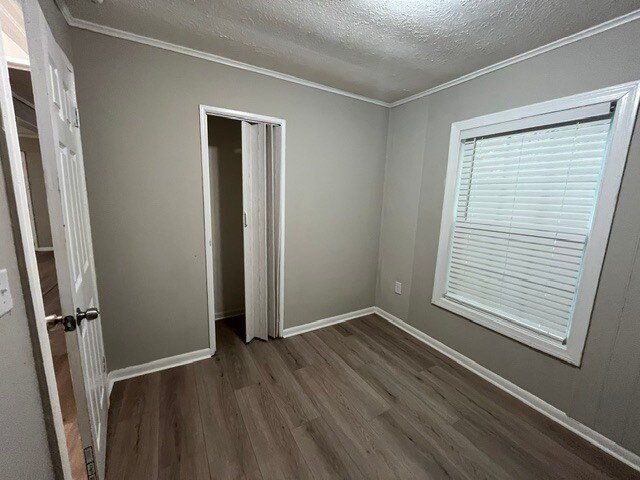 Building Photo - 5897 Leone Dr W