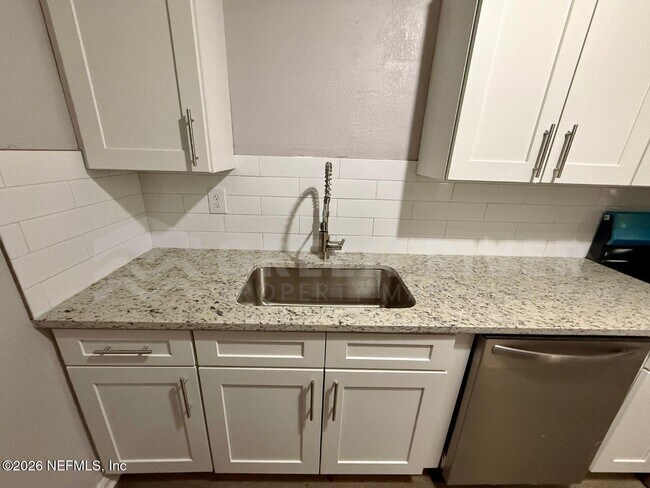 Building Photo - 3078 W 15th St