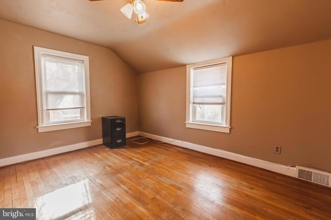 Building Photo - 23 Sunset Rd