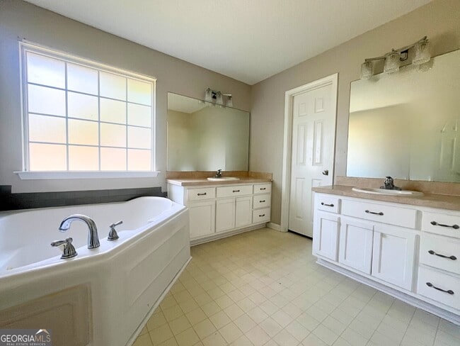 Building Photo - 104 Sugar Maple Way